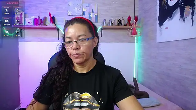 Snapshot of MaturePure chatting on 09-26-25, 07:29 MaturePure online show from 09-26-25, 07:29