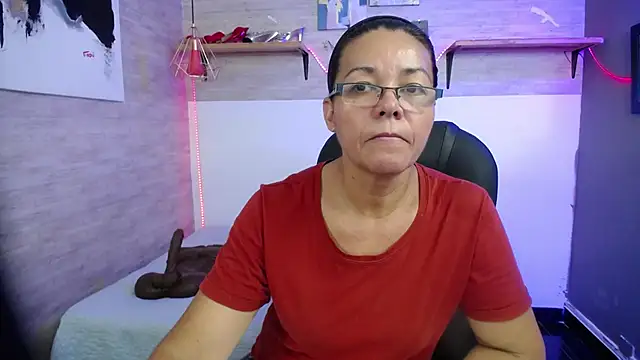 Snapshot of MaturePure chatting on 10-16-25, 09:27 MaturePure online show from 10-16-25, 09:27