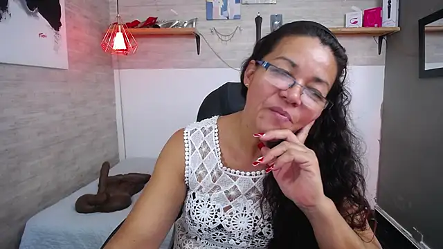 Snapshot of MaturePure chatting on 10-17-25, 08:11 MaturePure online show from 10-17-25, 08:11