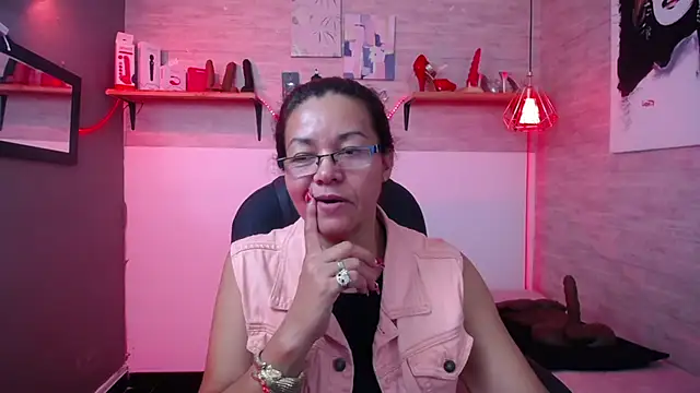 Snapshot of MaturePure chatting on 10-26-25, 08:37 MaturePure online show from 10-26-25, 08:37