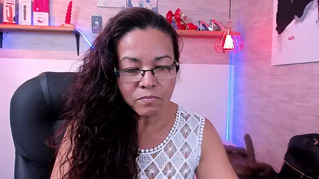 Snapshot of MaturePure chatting on 11-13-25, 07:46 MaturePure online show from 11-13-25, 07:46