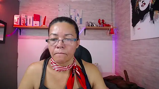 Snapshot of MaturePure chatting on 11-17-25, 05:19 MaturePure online show from 11-17-25, 05:19