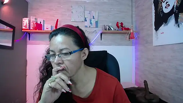 Snapshot of MaturePure chatting on 11-20-25, 08:08 MaturePure online show from 11-20-25, 08:08