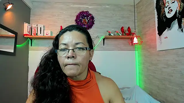 Snapshot of MaturePure chatting on 12-15-25, 08:13 MaturePure online show from 12-15-25, 08:13