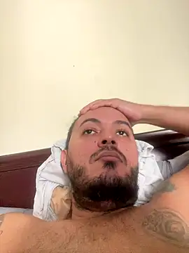 mfloressd14 online show from 11-07-25, 04:18