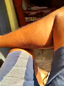 Brown Munda047 online show from 10-25-25, 04:31