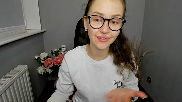 Snapshot of AfinaCutie chatting on 12-10-24, 01:33 AfinaCutie online show from 12-10-24, 01:33