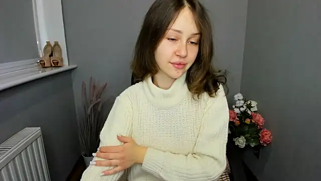 Snapshot of AfinaCutie chatting on 03-07-25, 07:30 AfinaCutie online show from 03-07-25, 07:30