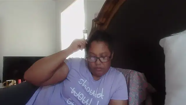 ebonyred online show from 04-24-26, 02:41