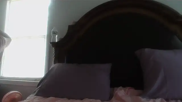 ebonyred online show from 04-26-26, 01:42