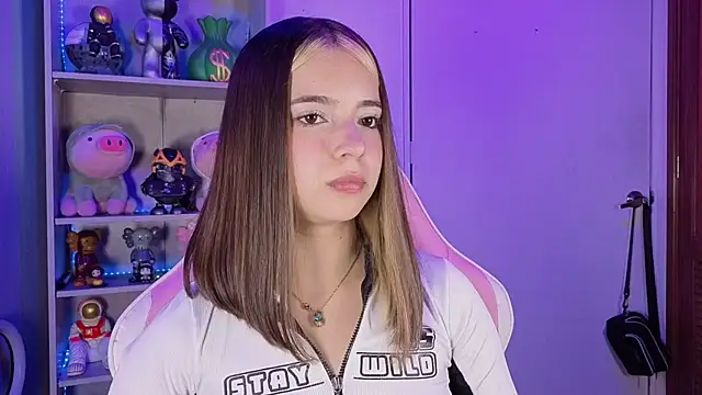 EmilyMiller  online show from 09-16-25, 04:52