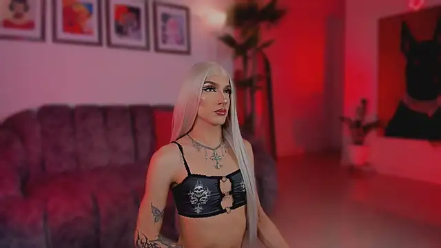 Taylor  foxxx online show from 04-25-26, 06:05