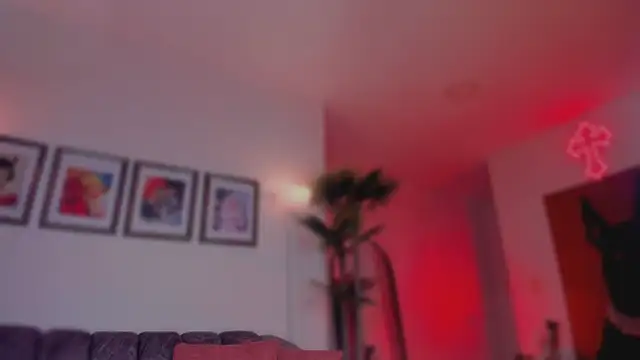 Taylor  foxxx online show from 04-28-26, 05:12