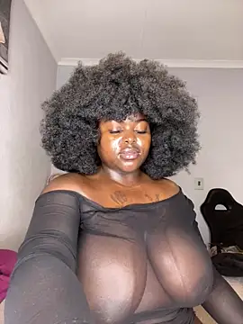 Snapshot of Honeycoco0211 chatting on 11-05-25, 12:27 Honeycoco0211 online show from 11-05-25, 12:27