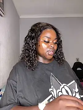 Snapshot of Honeycoco0211 chatting on 11-27-25, 08:33 Honeycoco0211 online show from 11-27-25, 08:33