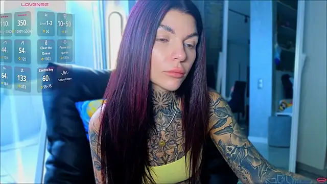 Snapshot of tattooedBabyy chatting on 05-04-26, 10:22 tattooedBabyy online show from 05-04-26, 10:22