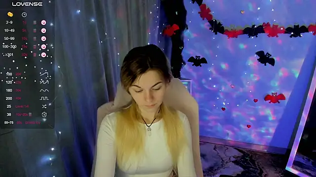 Sweet me  online show from 10-25-25, 05:59