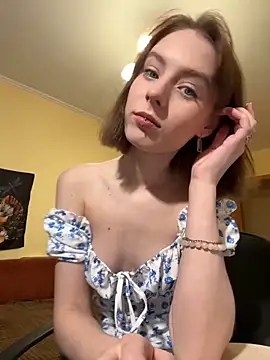 Snapshot of Crayzy_Luv chatting on 01-14-25, 06:28 Crayzy Luv online show from 01-14-25, 06:28