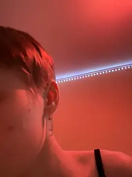 Snapshot of Crayzy_Luv chatting on 02-19-25, 03:38 Crayzy Luv online show from 02-19-25, 03:38