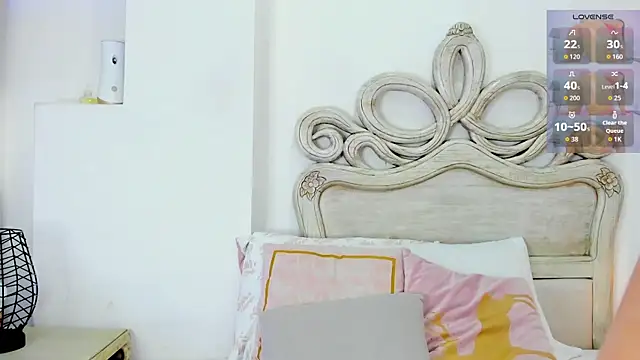 Valerith Vega  online show from 11-29-25, 12:08