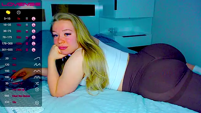 kitti kaattt online show from 11-26-25, 03:51