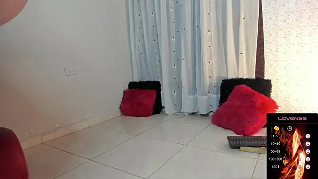 Snapshot of katherina_diaz chatting on 01-24-25, 04:59 katherina diaz online show from 01-24-25, 04:59