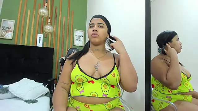 AichaBrown online show from 09-20-25, 04:24