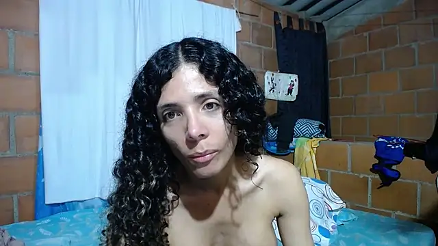 Snapshot of Nadia_Monroe chatting on 09-21-25, 12:12 Nadia Monroe online show from 09-21-25, 12:12