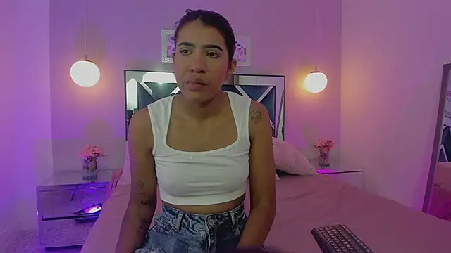 Snapshot of Miakhalifa_7 chatting on 03-03-25, 11:33 Miakhalifa 7 online show from 03-03-25, 11:33
