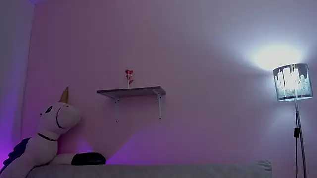 Oriana Guzman online show from 04-27-26, 03:26