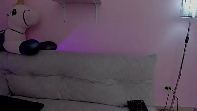 Oriana Guzman online show from 04-28-26, 05:34