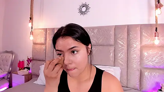 Oriana Guzman online show from 06-12-26, 06:23