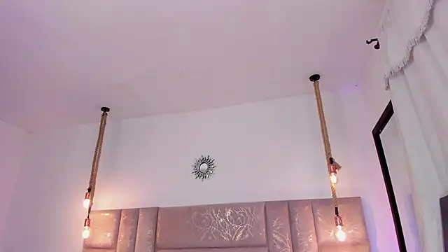Oriana Guzman online show from 07-25-26, 12:20