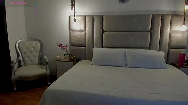 Oriana Guzman online show from 07-29-26, 11:03