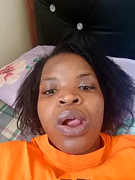 hotgal1112 online show from 02-08-26, 12:30