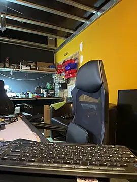 Zsombo21cm online show from 04-25-26, 10:40