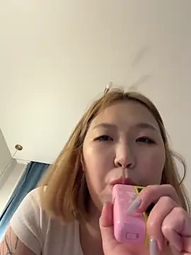 Aiko Yumi online show from 06-11-26, 08:07