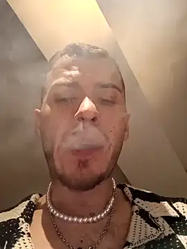 Snapshot of BenDover313OF chatting on 12-15-24, 04:40 BenDover313OF online show from 12-15-24, 04:40