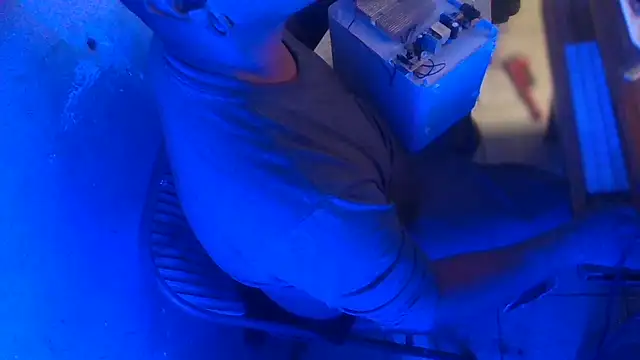 AlanDickson online show from 12-15-25, 02:27