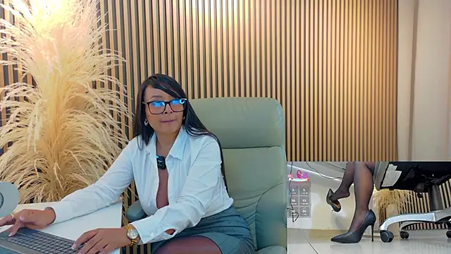 lulu 072 online show from 02-18-26, 12:17