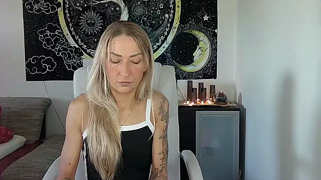 SexxyLiviaa online show from 09-24-25, 05:55