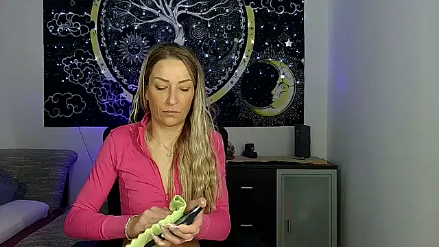 SexxyLiviaa online show from 12-23-25, 03:59