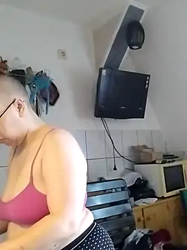 Snapshot of Isabella_Geney chatting on 07-02-26, 01:17 Isabella Geney online show from 07-02-26, 01:17