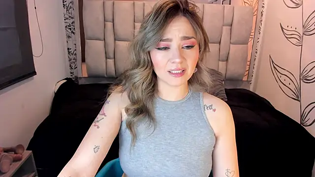 Snapshot of KataHot_ chatting on 11-14-25, 08:07 KataHot online show from 11-14-25, 08:07