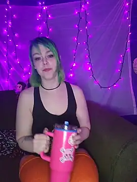 EverlyEster online show from 05-15-26, 03:24