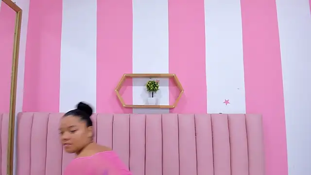 ISABELLA 020 online show from 03-05-25, 12:22