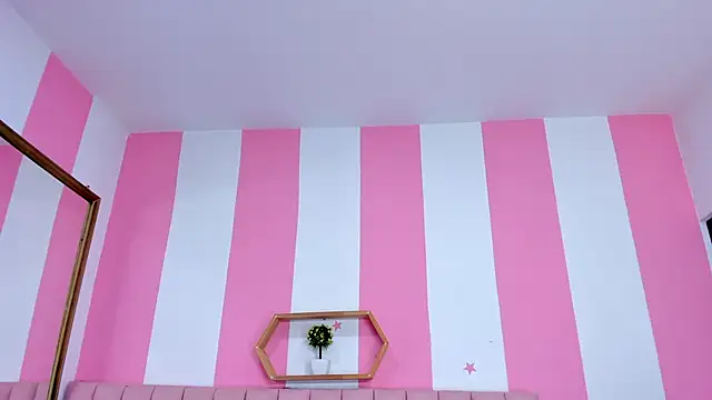 ISABELLA 020 online show from 03-24-26, 04:12