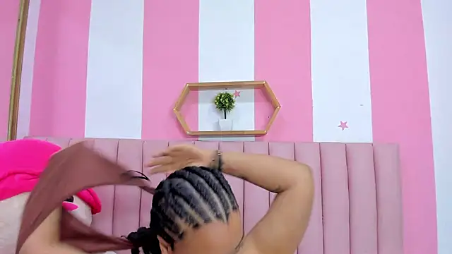 ISABELLA 020 online show from 04-06-26, 04:52