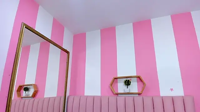 ISABELLA 020 online show from 05-26-26, 11:50