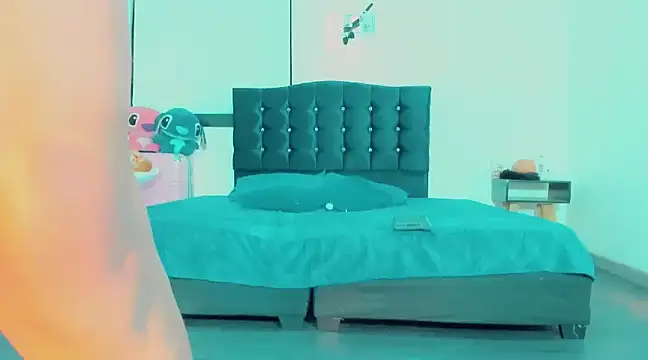  Riannagarcia  online show from 03-07-25, 01:42